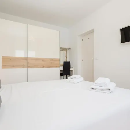 Front Line Golf Apartment, Benahavis *