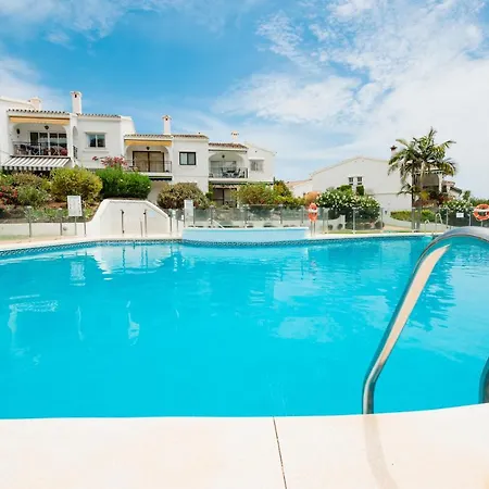 Front Line Golf Apartment, Benahavis Διαμέρισμα *