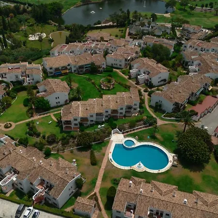 Front Line Golf Apartment, Benahavis Διαμέρισμα *