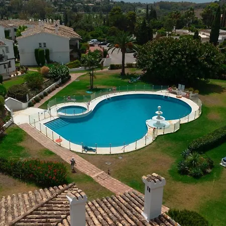 Front Line Golf Apartment, Benahavis Διαμέρισμα *